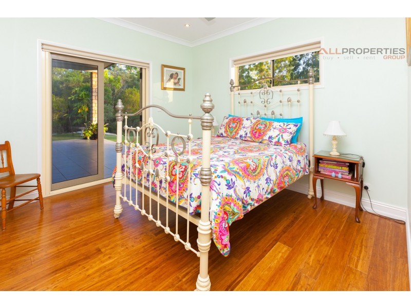 37 Bradley Ct, Greenbank QLD 4124