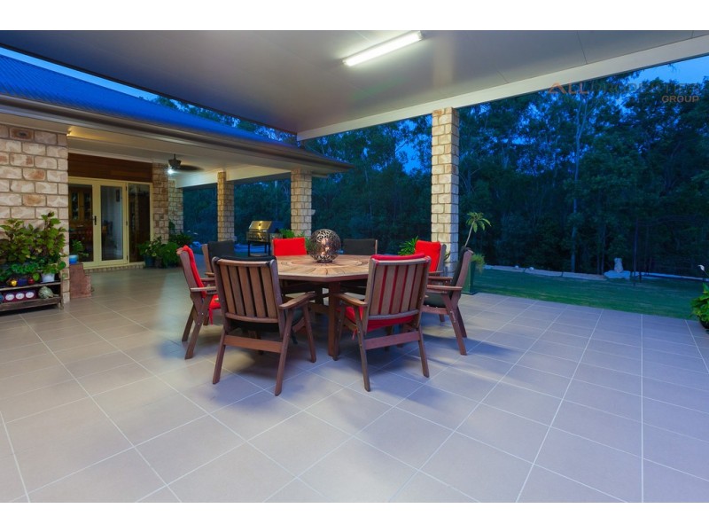 37 Bradley Ct, Greenbank QLD 4124