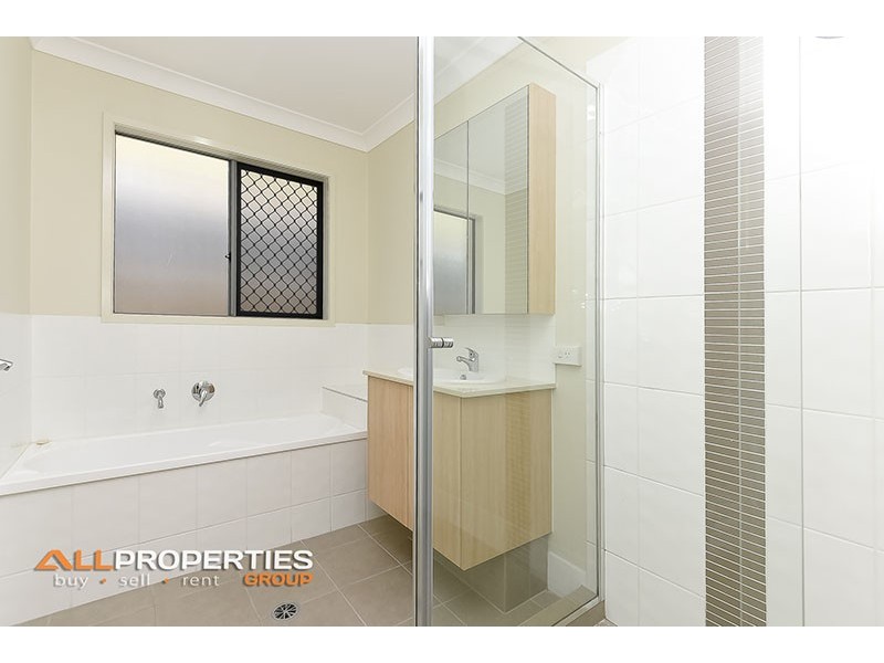 73 Steelwood Street, Heathwood QLD 4110