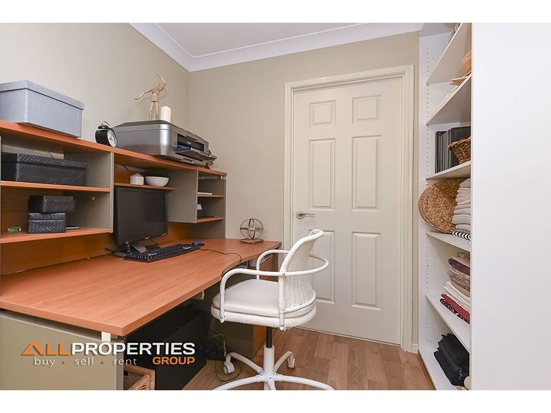112 LAMBERTH ROAD, Regents Park QLD 4118