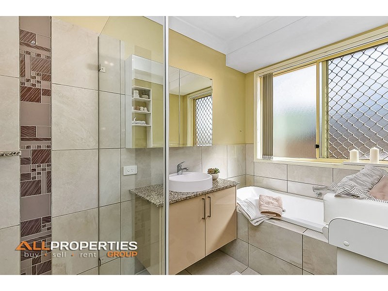 112 LAMBERTH ROAD, Regents Park QLD 4118