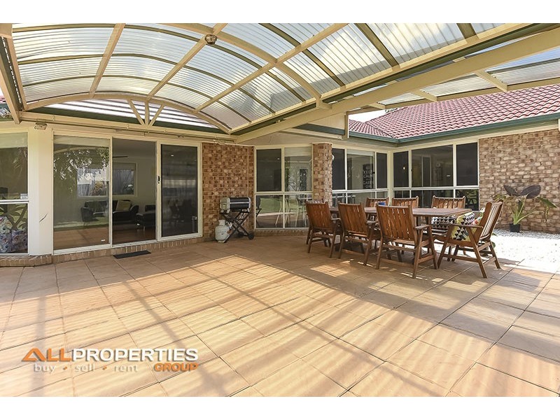 18 Lugano Close, Parkinson QLD 4115