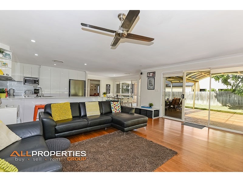 18 Lugano Close, Parkinson QLD 4115