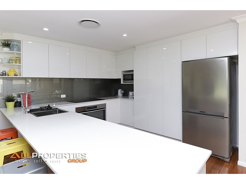 18 Lugano Close, Parkinson QLD 4115