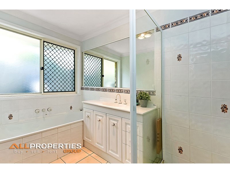 18 Lugano Close, Parkinson QLD 4115