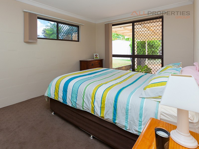 79 Peverell Street, Hillcrest QLD 4118