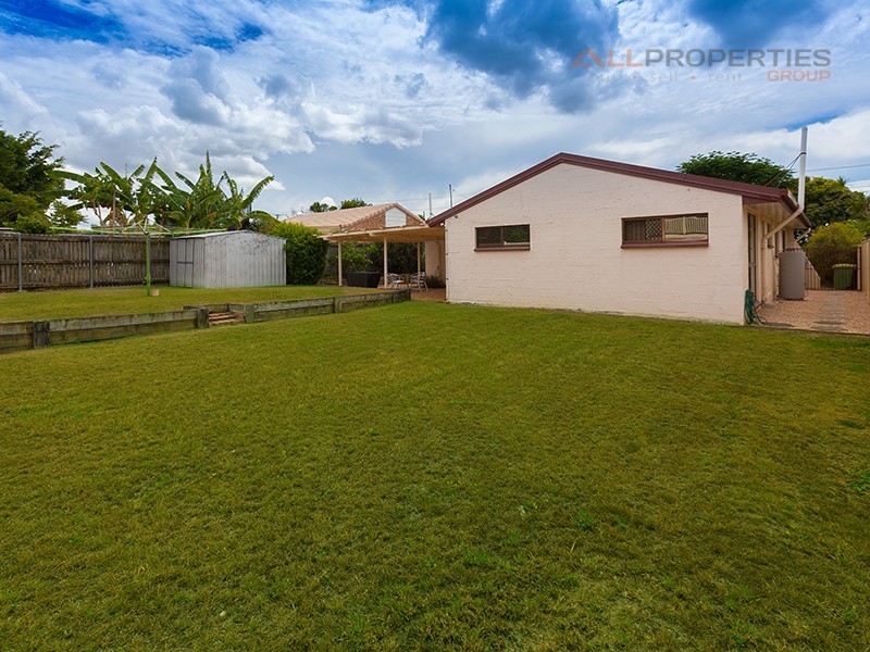 79 Peverell Street, Hillcrest QLD 4118