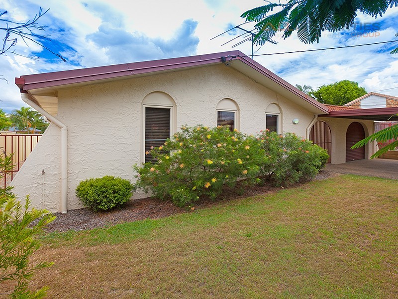79 Peverell Street, Hillcrest QLD 4118