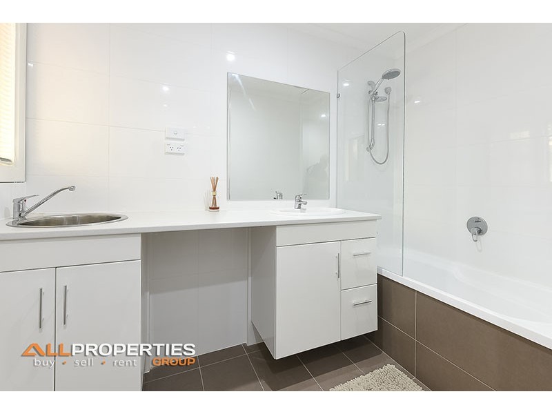 13 GRECIAN STREET, Regents Park QLD 4118