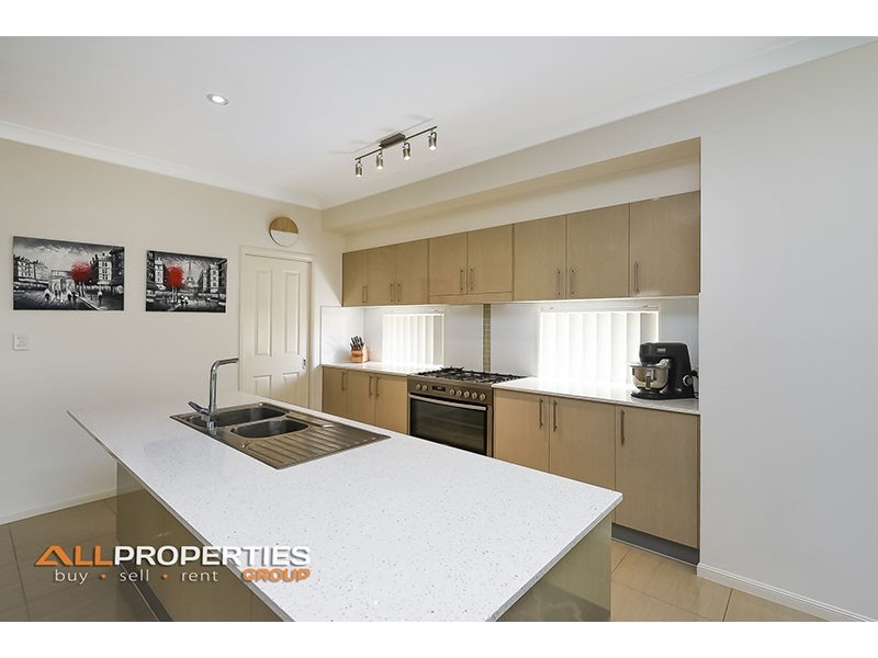 6 Berkshire Place, Heathwood QLD 4110