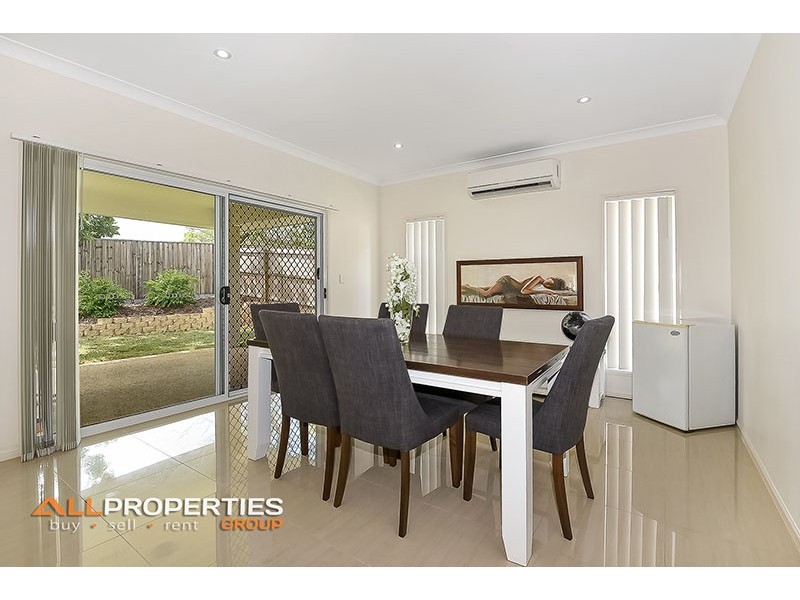 6 Berkshire Place, Heathwood QLD 4110