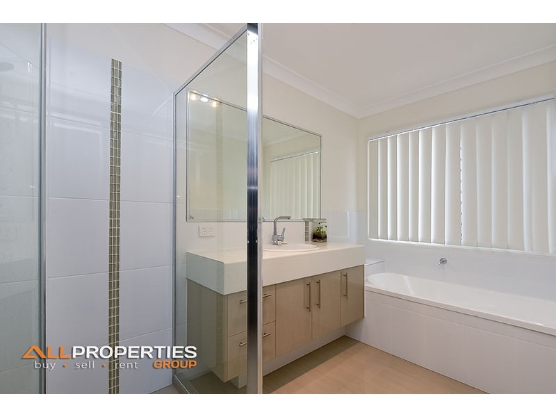 6 Berkshire Place, Heathwood QLD 4110