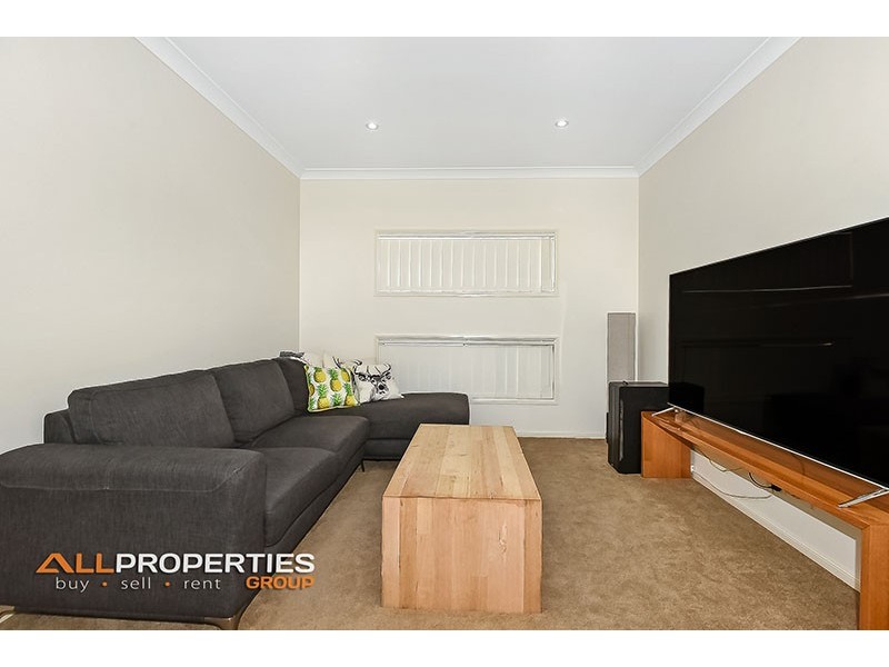 6 Berkshire Place, Heathwood QLD 4110