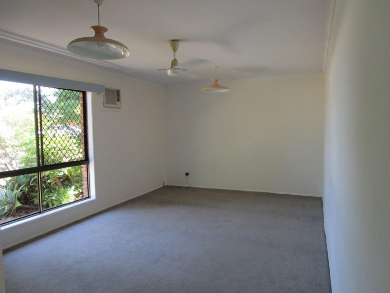 74 Conifer Street, Hillcrest QLD 4118