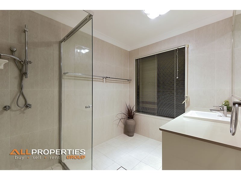 73 Parklands Drive, Boronia Heights QLD 4124