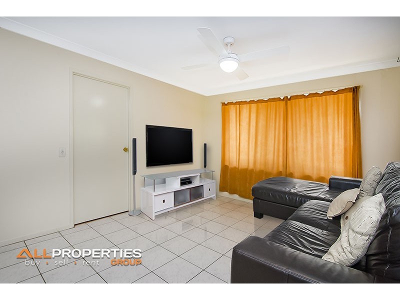 5 IBROX CT, Regents Park QLD 4118