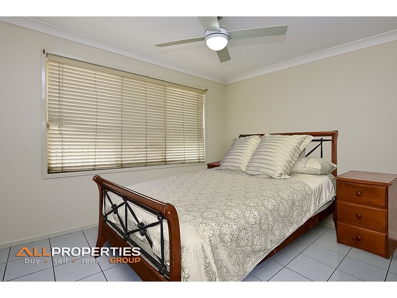 5 IBROX CT, Regents Park QLD 4118