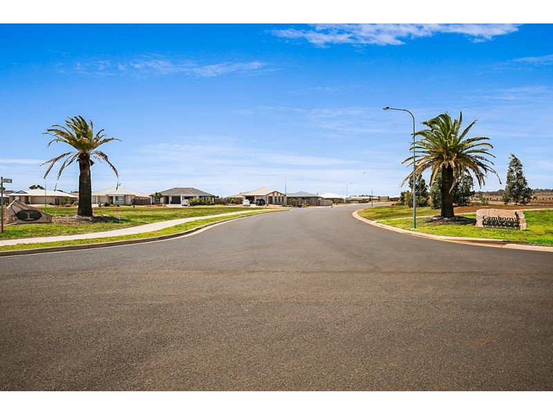 18 Esmeralda st, Cambooya QLD 4358