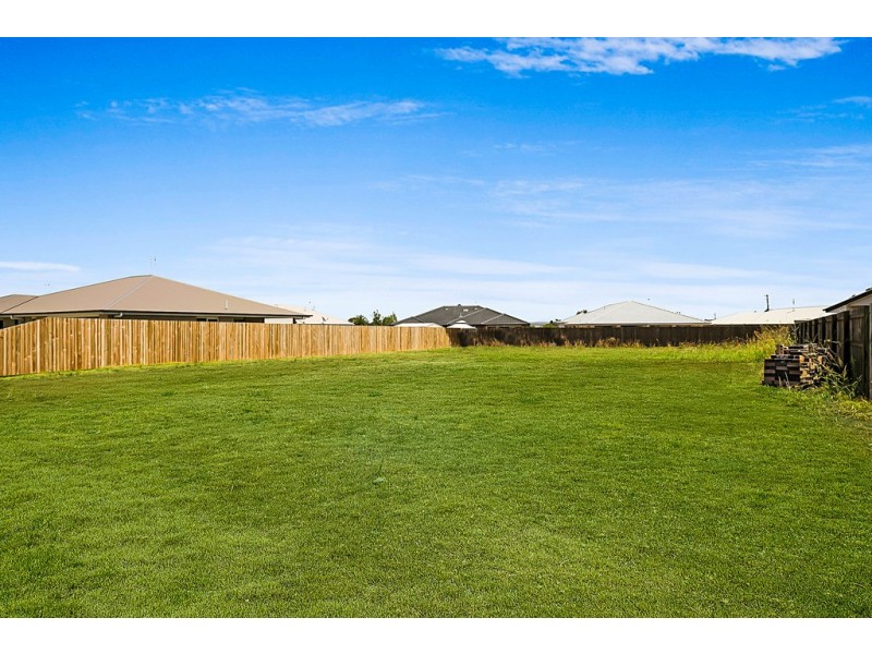 18 Esmeralda st, Cambooya QLD 4358