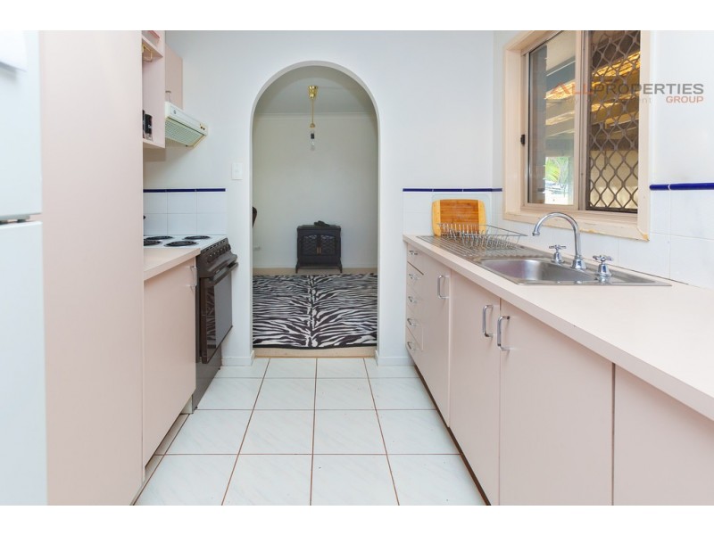 9 Cambridge St, Boronia Heights QLD 4124