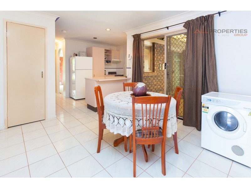 9 Cambridge St, Boronia Heights QLD 4124