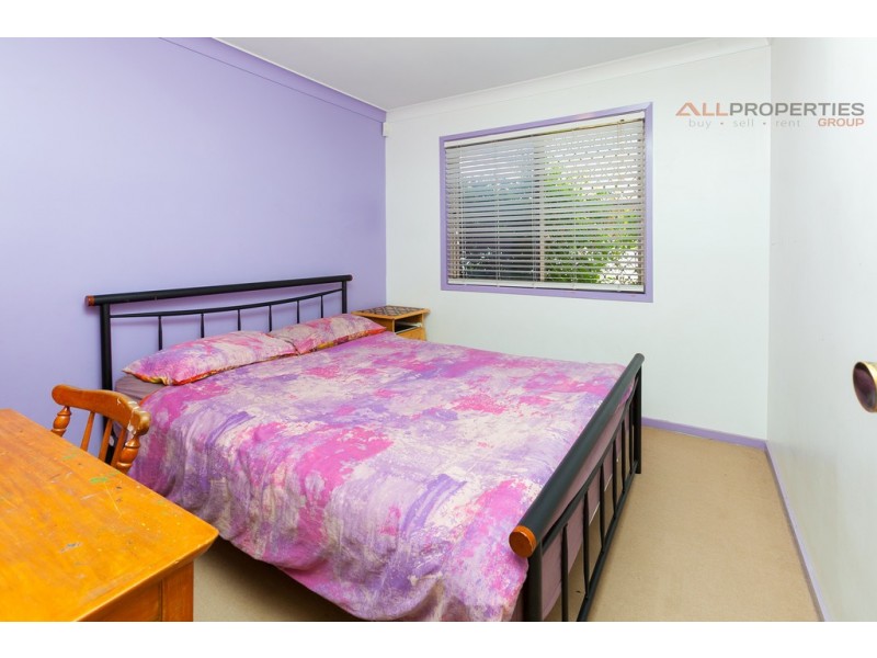 9 Cambridge St, Boronia Heights QLD 4124