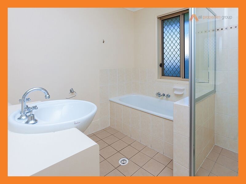 12 Winifred Street, Kuraby QLD 4112