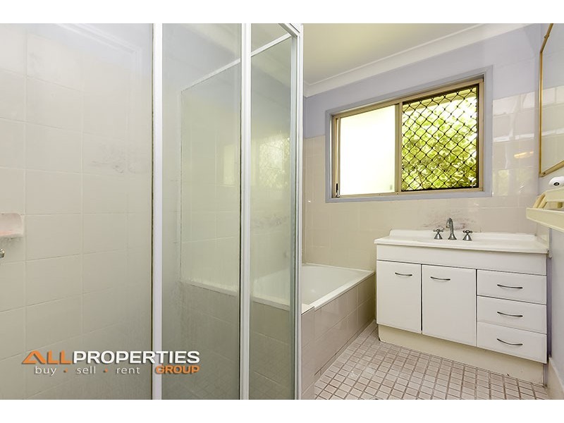 15 Melbury st, Browns Plains QLD 4118