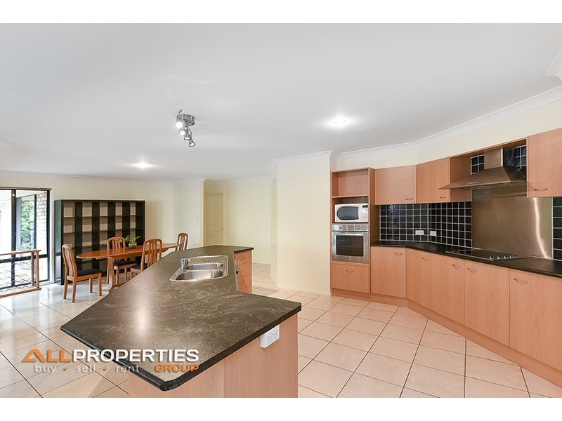 92 Wallum Drive, Parkinson QLD 4115