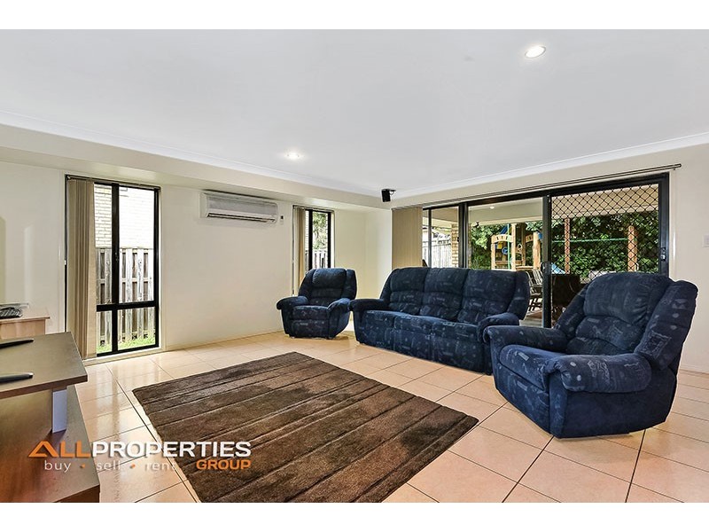 92 Wallum Drive, Parkinson QLD 4115