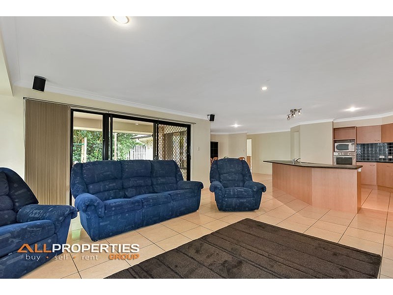 92 Wallum Drive, Parkinson QLD 4115