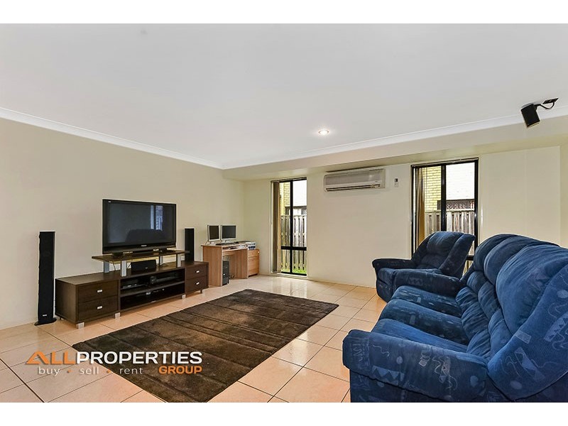 92 Wallum Drive, Parkinson QLD 4115