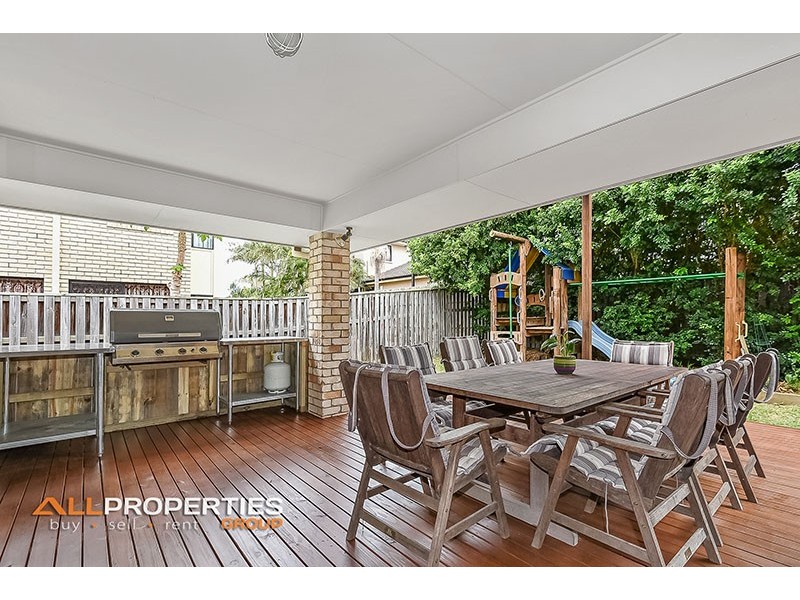 92 Wallum Drive, Parkinson QLD 4115