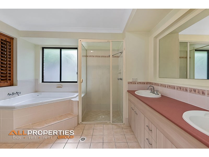 92 Wallum Drive, Parkinson QLD 4115