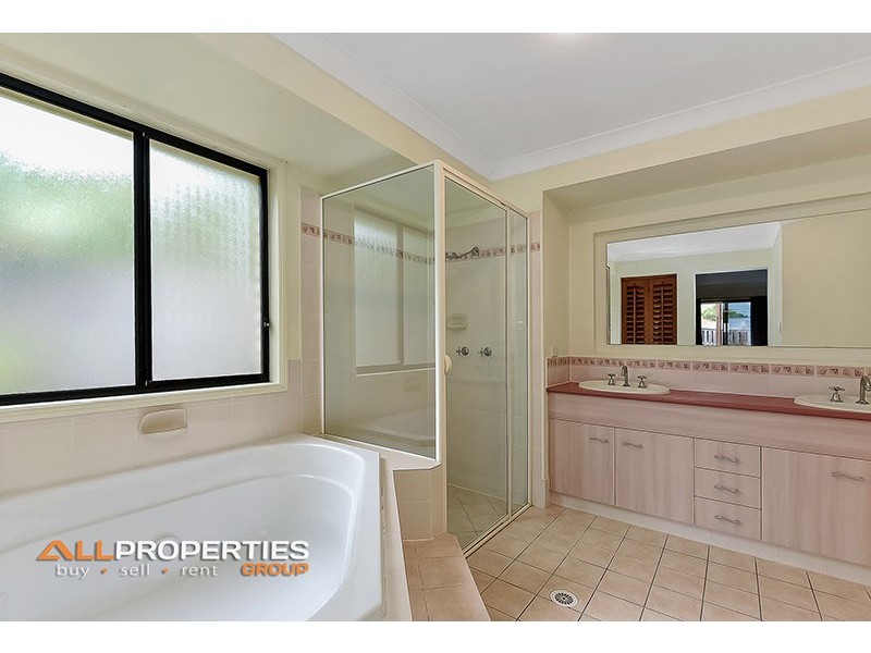 92 Wallum Drive, Parkinson QLD 4115