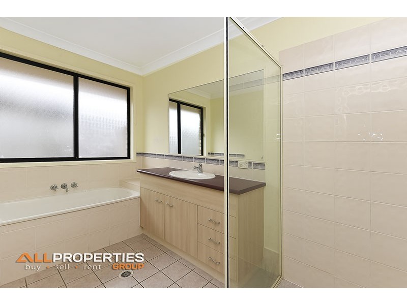 92 Wallum Drive, Parkinson QLD 4115