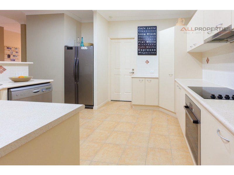 30 Holliday Drive, Edens Landing QLD 4207