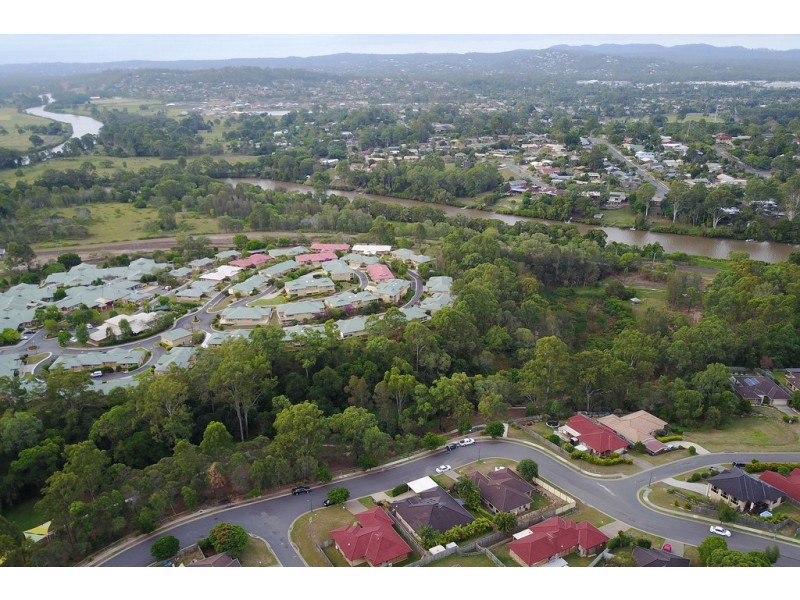 30 Holliday Drive, Edens Landing QLD 4207