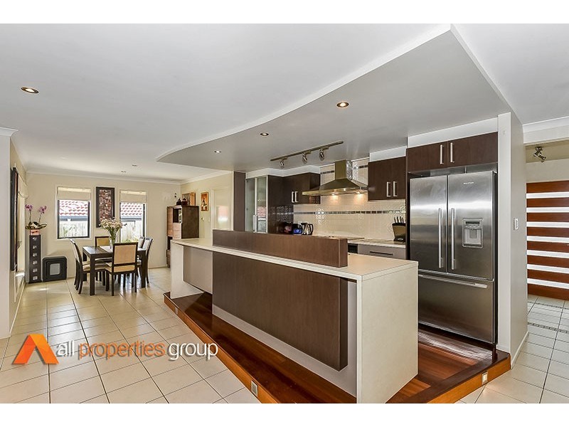 7 Elabana Place, Forest Lake QLD 4078
