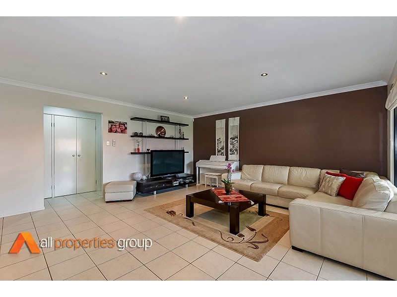 7 Elabana Place, Forest Lake QLD 4078