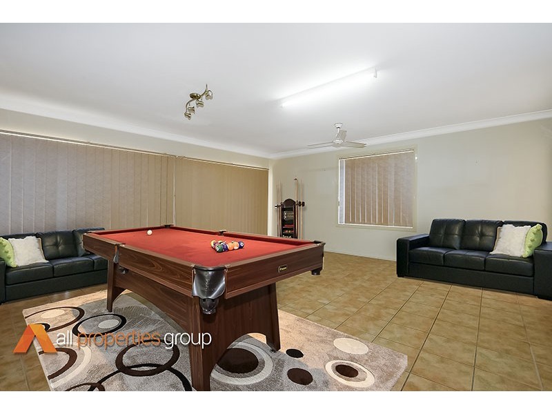 10 MANDEVILLE PLACE, Regents Park QLD 4118