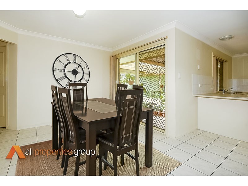 10 MANDEVILLE PLACE, Regents Park QLD 4118