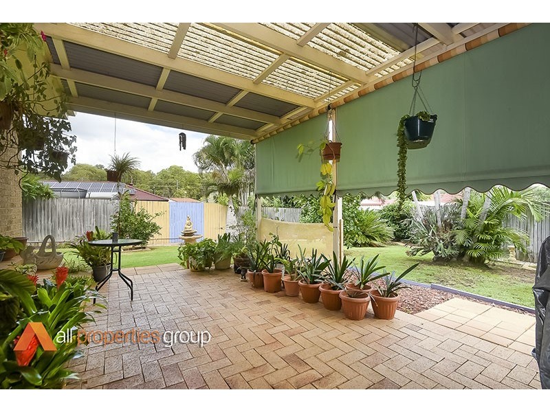 10 MANDEVILLE PLACE, Regents Park QLD 4118