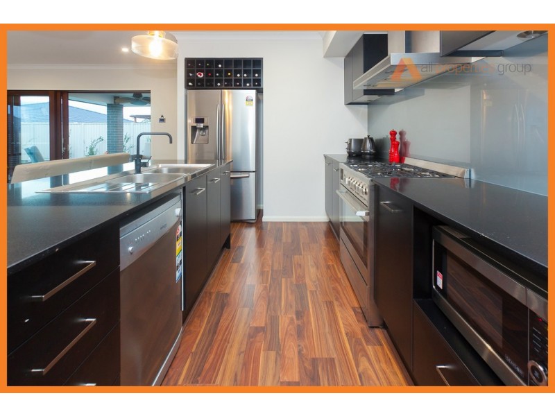 6 Bosewell St, Regents Park QLD 4118