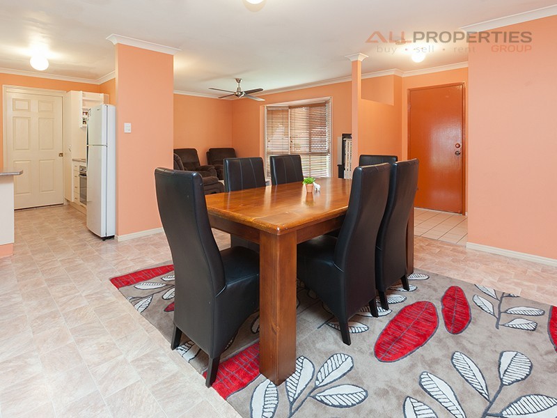 18 Park Close, Hillcrest QLD 4118