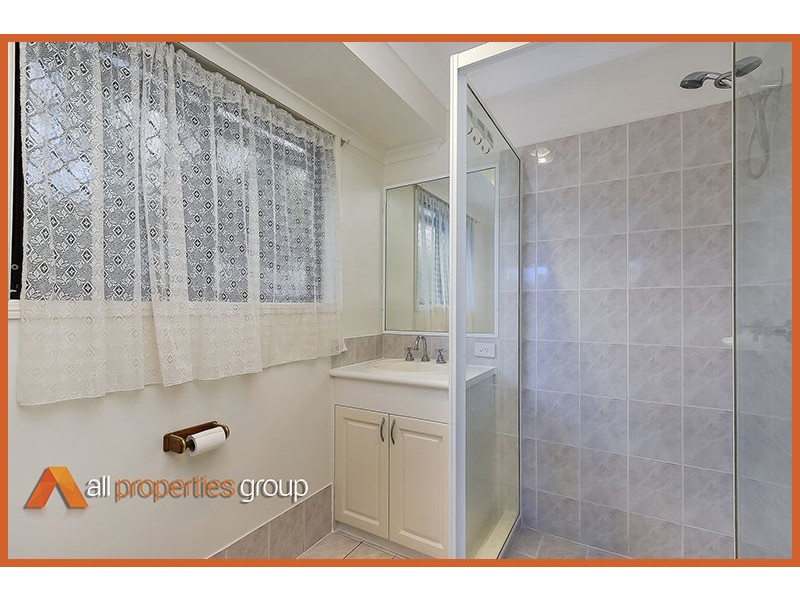 109 LAMBERTH ROAD, Regents Park QLD 4118