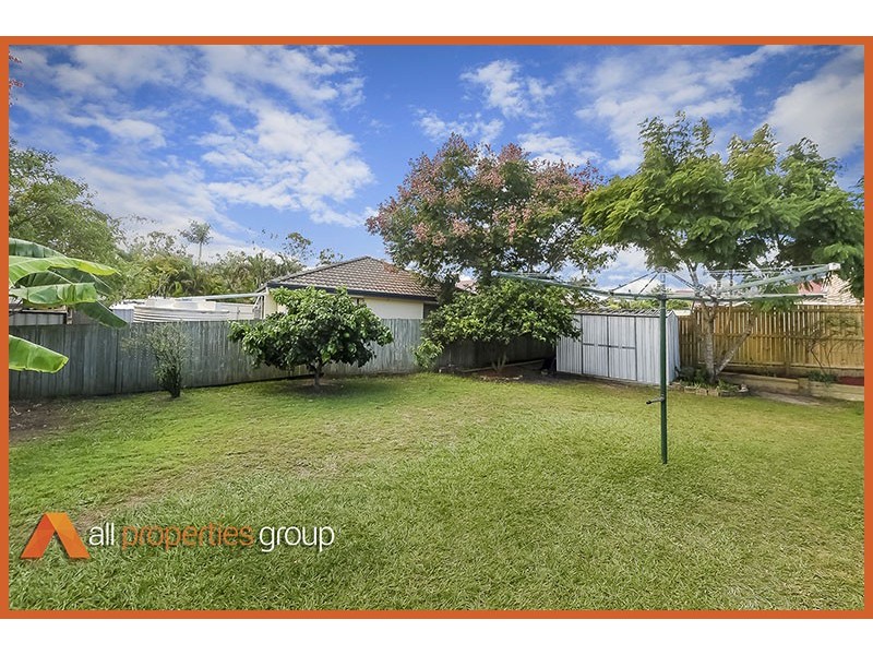 109 LAMBERTH ROAD, Regents Park QLD 4118