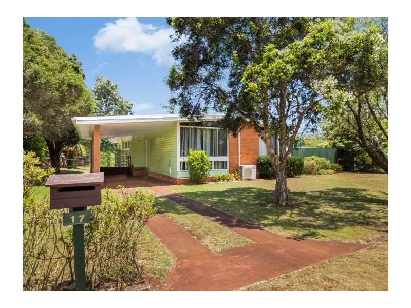 17 Talinga st, Mount Lofty QLD 4350