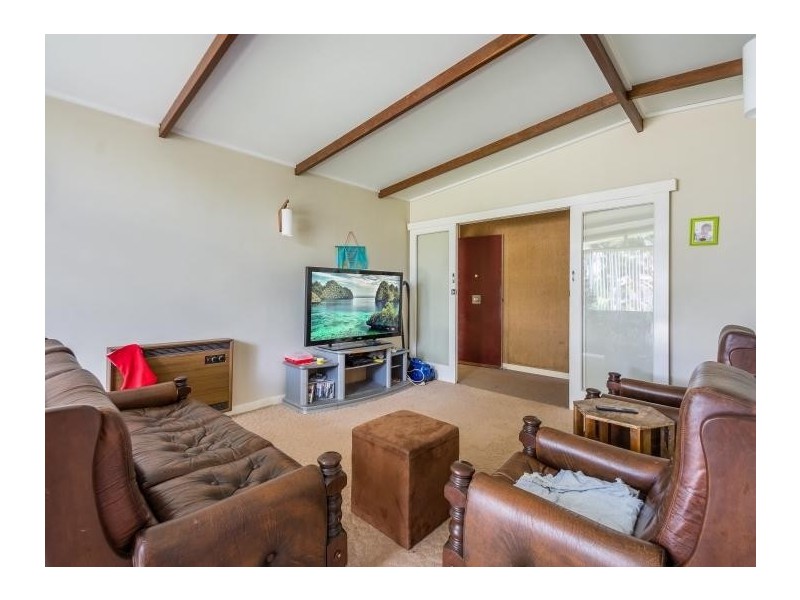 17 Talinga st, Mount Lofty QLD 4350