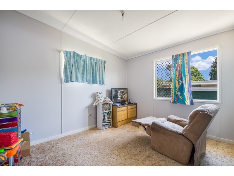 17 Talinga st, Mount Lofty QLD 4350